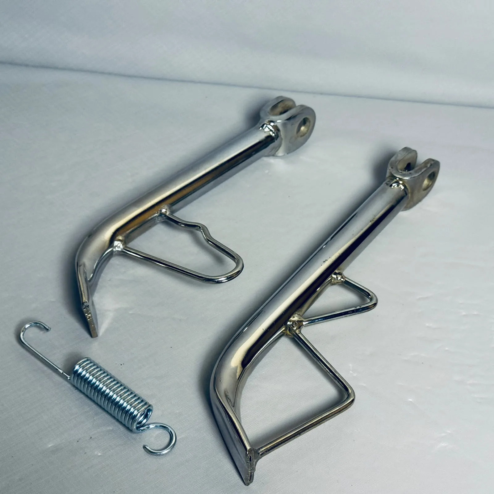 Standar samping motor Yamaha R14 & R17 dari AJV Moto Supply